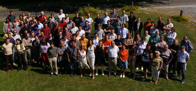 Foto van het personeel van het KMI.